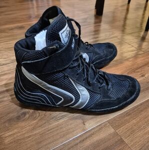 SOLD Matman Wrestling Shoes